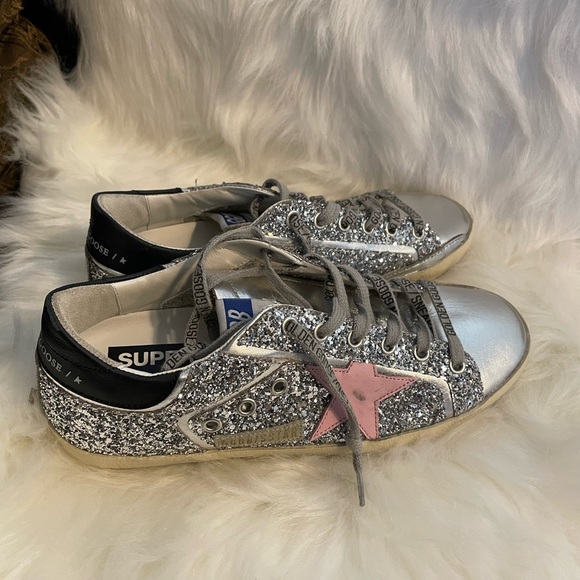 Golden Goose Superstar distressed metallic glittered leather sneakers - Picture 2 of 7